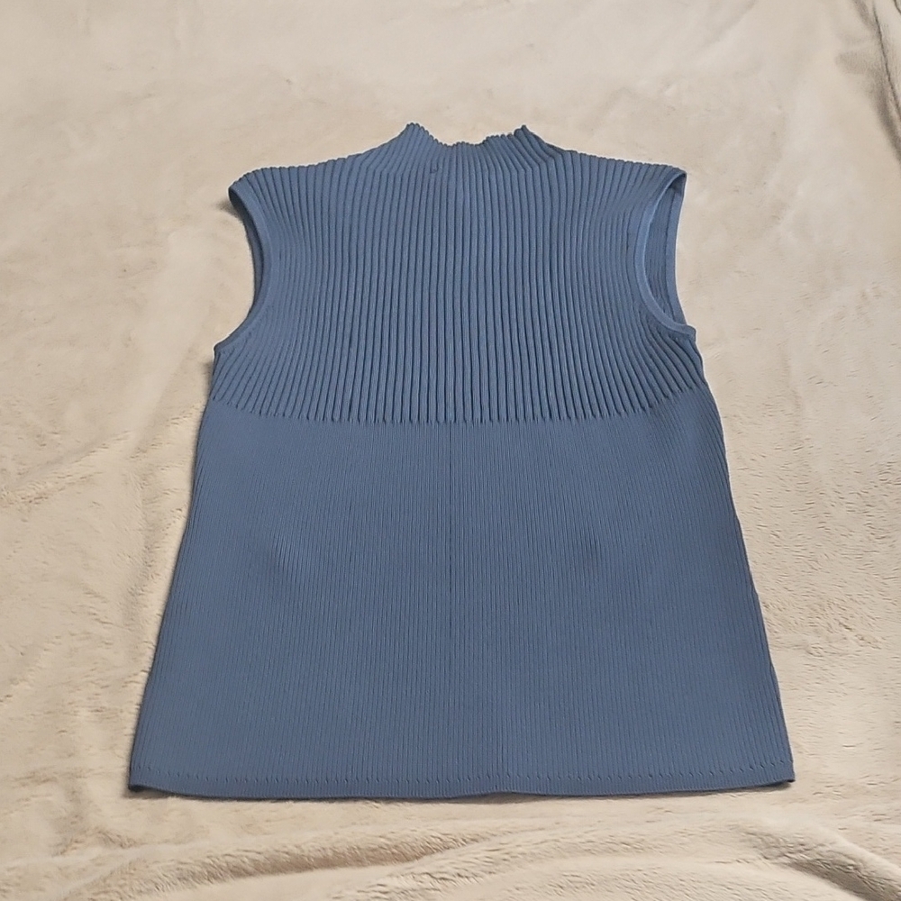 White House Black Market Blue Ribbed Sleeveless Top - Picture 5 of 5